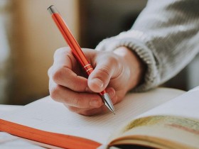 自媒体写作不知道写啥？4条实用写作技巧，手把手教你写爆款文章！